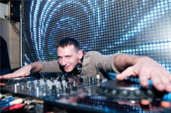 DJ Technique - Party Time @Live on MegapolisFM