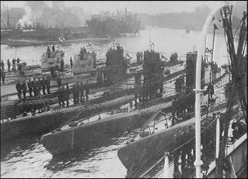  .    1939-1945 / Grey wolves. U-boats 1939-1945
