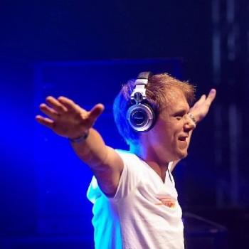 Armin van Buuren - A State Of Trance Episode 696