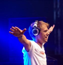 Armin van Buuren - A State Of Trance Episode 613 SBD