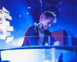 Armin van Buuren - A State Of Trance Episode 620 SBD